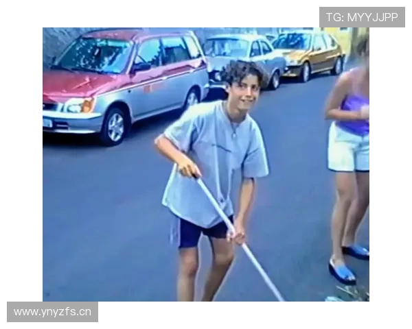 C罗与吉格斯的曼联传承：风格差异及代际影响解析